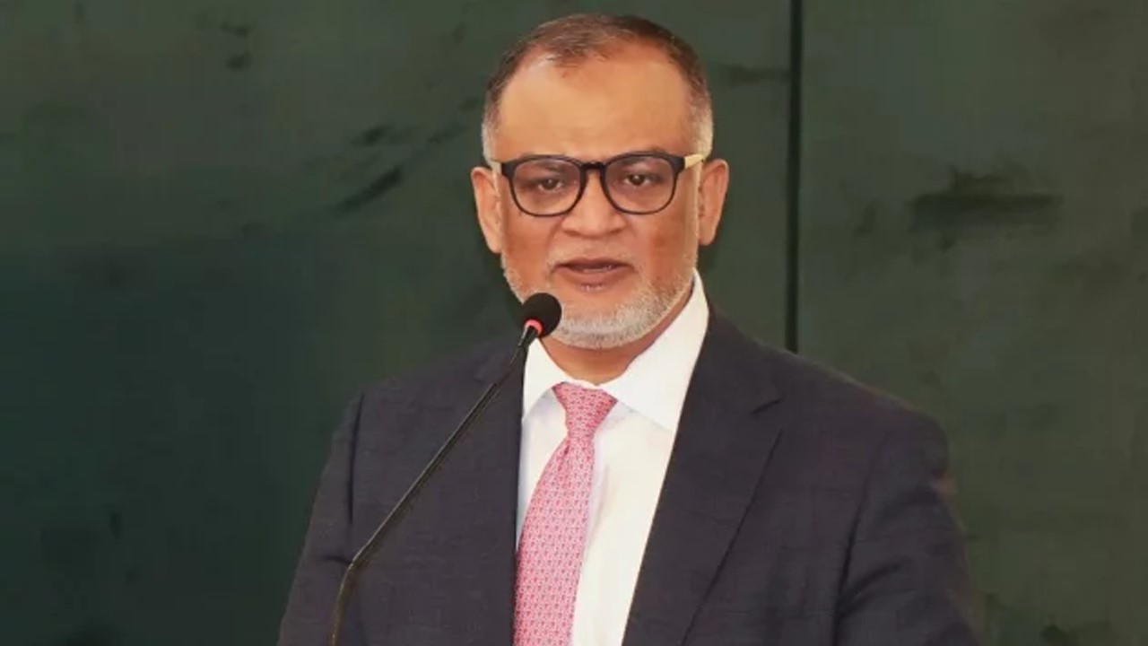 দুই অধ্যাদেশ সংশোধন নিয়ে সংবাদ সম্মেলন ডেকেছেন বিমান উপদেষ্টা